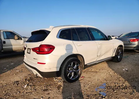 2021 BMW X3 xDrive30I z USA, uszkodzony, nr VIN 5UXTY5C01M9F52768